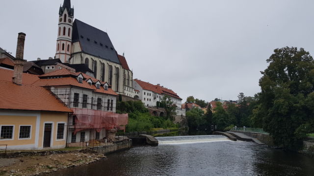 Erster Blick auf die Moldau, die mitten durch und um die Stadt fliesst