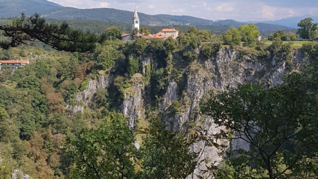 Rundwanderung oberhalb der Dolinen