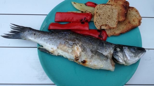 ...ein wenig Paprika und Knobibrot dazu