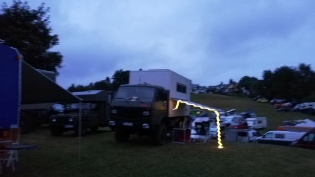 Abends vor dem Auto sitzen... (Wie heisst es in der Werbung?) EINFACH UNBEZAHLBAR !