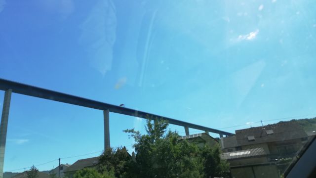 Da gab es verständlicherweise ein wenig Unruhe in der Bevölkerung, ob man die Landschaft wirklich derart verschandeln muss.