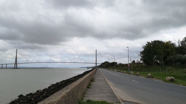 DIE grosse Brücke in der Normandie, aufgenommen von der Südseite kurz vor Honfleur
