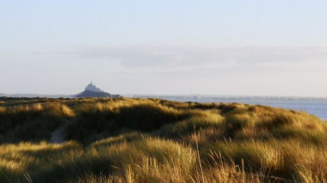 Abends eine wunderschöne Dünenlandschaft und ein Phantastischer Blick auf Mont St. Michel