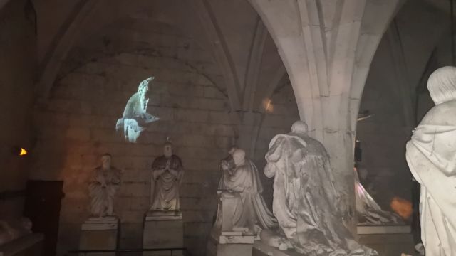 ...wo wir vorhin gerade bei Modellen waren: Hier die Sammlung für Gräber